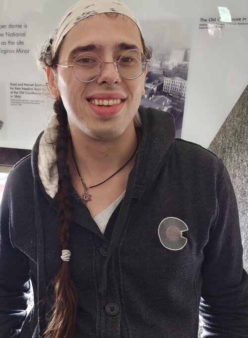 Trinidad Gómez (they/he)